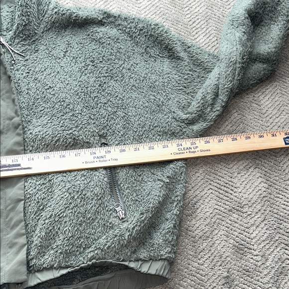 Vuori Women's Cozy Sherpa Jacket Green Fleece Jacket Olive Green Size Large - Picture 12 of 13